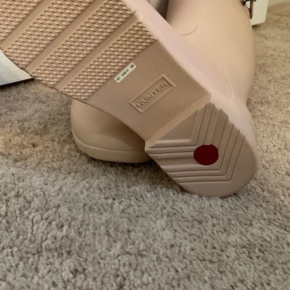 Hunter Women's Blush Rain Boots - Picture 5 of 5